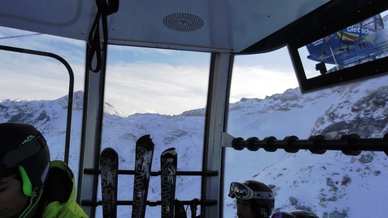 DSC00985.JPG - Glettscherbus 3.