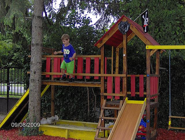 HPIM1451.JPG - - Minek a létra, vagy a csúzda, ha le is lehet ugrani? -